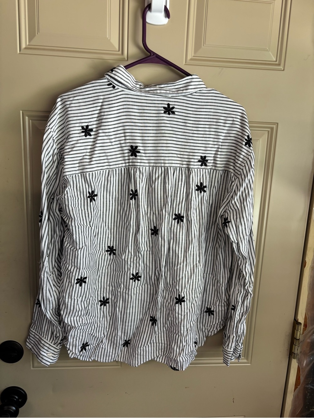 Jane and Delancey White & Black Striped Embroidered Button-Down b164s - Picture 3 of 3